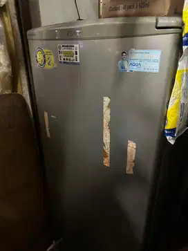 Freezer merek Aqua
