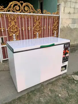 jual frezer box merk gea kapasitas 400lt.