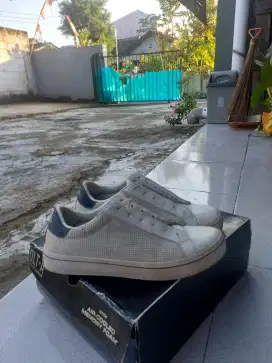 Sepatu Skechers Street Los Angeles DLT-A Ukuran 42 – Preloved Mulus!