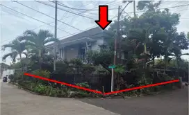 Rumah hook 2 lantai di Turangga luas 447 m dengan kamar tidir 5