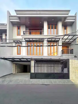 Rumah Luas Plus Private Pool Di Cipete Jakarta Selatan