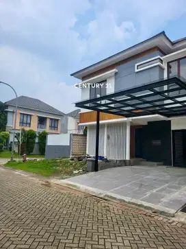 Rumah Hook Discovery Bintaro Jaya ada kolam renang #232534