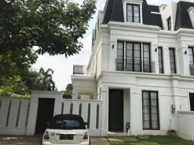 Rumah Mewah Dengan Private Pool Dalam Townhouse Di Kemang Jaksel