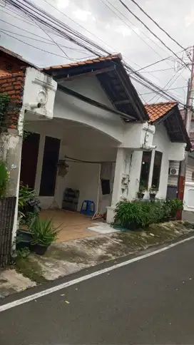JUAL RUMAH LAMA DAN LAYAK HUNI DI RAWAMANGUN