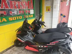 Karyawan Wanita di Warteg Kharisma Bahari Jaktim