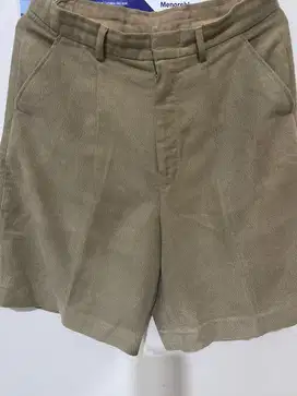 Celana pendek size M