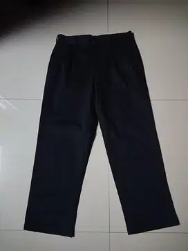celana hitam uniqlo