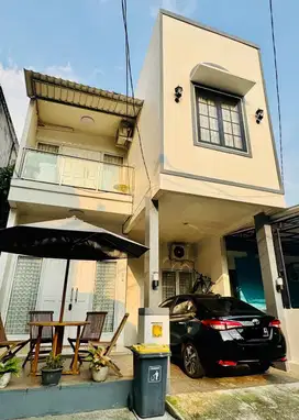 Dijual murah rumah furnished Cluster Celesta Graha Raya Bintaro