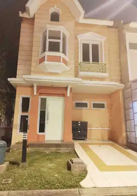 DISEWAKAN Rumah 2 KT di Gdg Serpong. Fasilitas cluster lengkap