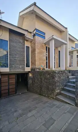Dijual Rumah JL.Bunga-Bunga Di Malang