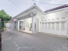 Jual Rumah Keluarga di Mampang Prapatan SHM