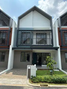 Dijual Rumah Bagus Leonora L7 Non Attic Gading Serpong, Tangerang