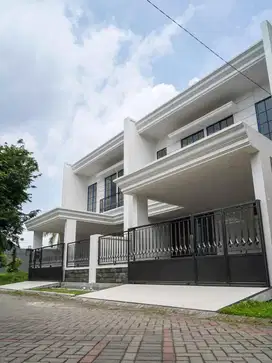 Dijual Rumah BARU GRESS 2 Lantai Perum ARAYA Galaxi Bumi Permai Sby