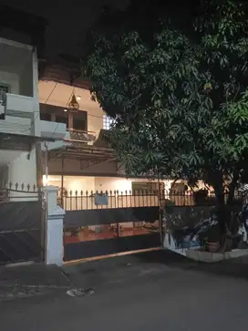 DISEWA RUMAH MUARA KARANG BLOK 8 UK 10x20 4 KAMAR TIDUR ADA 4 AC NEGO