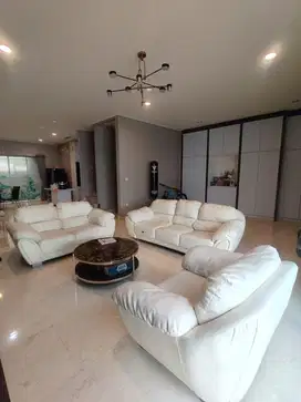 JUAL RUMAH GOLF ISLAND 8x20 TIPE PALM SEMI FURNISH BAGUS DEKAT BATAVIA