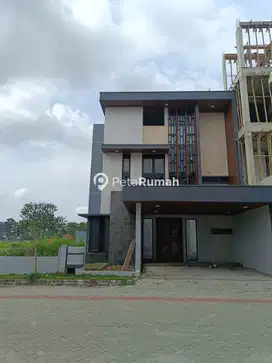 DIJUAL Rumah tipe Villa Lokasi : Komplek Mutiara Palace - Medan (Nuri)
