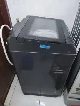 Mesin cuci laguna polytron top loading 9kg