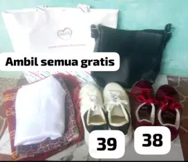 2 pasang sepatu cewek PL 2 tas