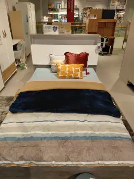 PROMO AGUSTUS BLAIRE BED