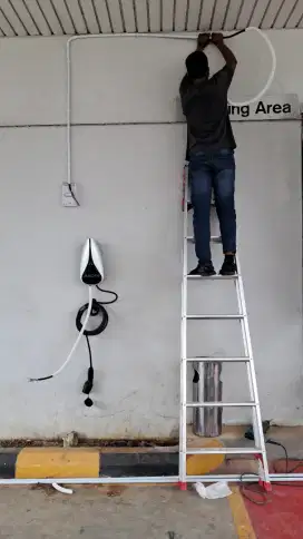 Teknisi listrik