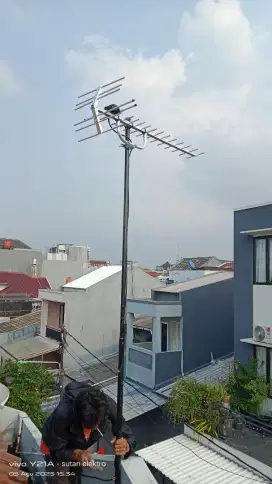 Instalasi kabel dan pemasangan Antenna tv digital dijamin bagus