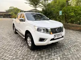 NISSAN NAVARA SL 4x4 MT