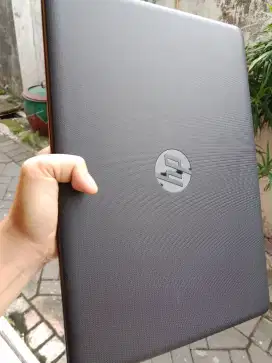 LAPTOP RAM 8 GB MULUS LIKE NEW PENYIMPANAN 1 TERA