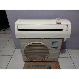 Di jual unit AC daikin 1 PK (NEGO)