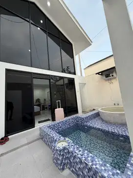 Kost bulanan konsep villa private pool and jacuzzi