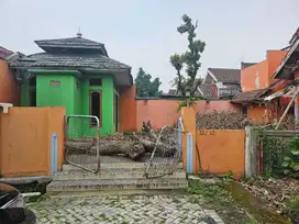 dijual rumah lokasi nya cocok untuk investasi