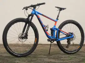 Sepeda Gunung XC 29er Giant Anthem size M