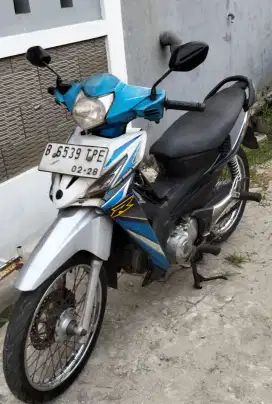 Revo murah 4,9jt no nego,mesin djamin halus,surat lengkap pajak hidup