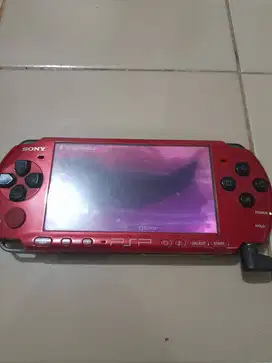 PSP Slim Seri 3006 warna Merah depannya belakangnya Hitam Mines LCD
