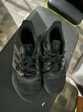 Sepatu adidas auth 42,5