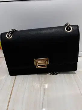 Tas selempang charles&keith original