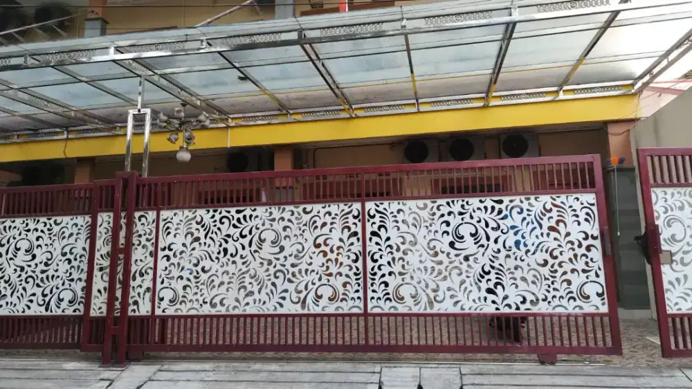 Di butuhkan pegawai toko dan bersih kos an