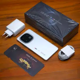 iQoo 13 12/256gb garansi resmi Juni 2026