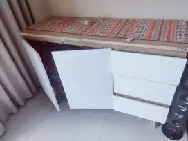 Informa storage table available for sale