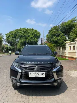 Pajero Sport Dakar akhir sudah black Piano (intetior hitam silver)
