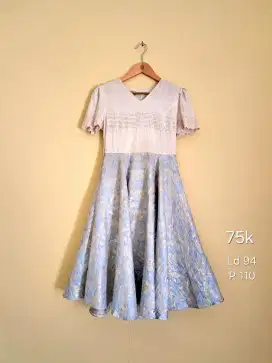 Dress fashion wanita