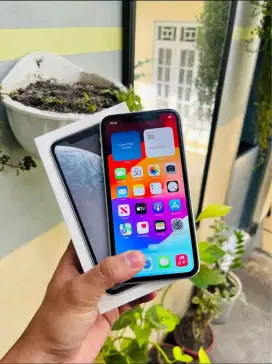 iPhone XR 128GB White Smartfren Lengkap