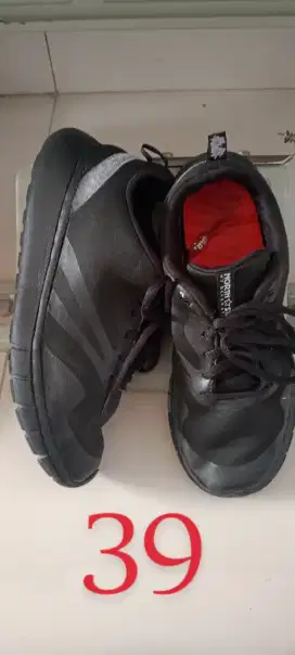Sepatu NorthStar size 39