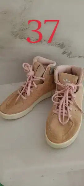 Sepatu Adidas size 37