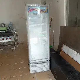 Showcase minuman Gea