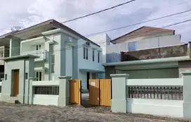DISEWAKAN RUMAH 2 LANTAI PERUM ONE GATE BYPASS NGURAH RAI PEDUN