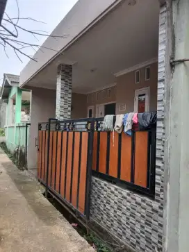 Rumah di jual  5 menit ke stasiun