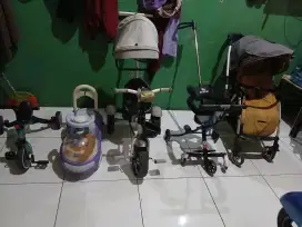 Di jual sepeda dan stroller anak