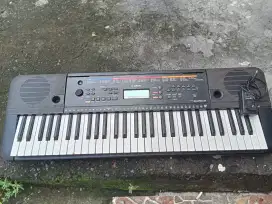 Keyboard piano Yamaha psr e263