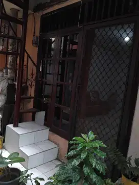 Disewakan Rumah di Kemayoran lokasi strategis