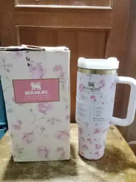 Tumbler Stanley seri LOVESHACKFANCY ukuran 1,2 ltr